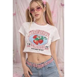 Love Tree Crop Top Baby Tee Junior Large White Strawberry Cotton Y2K Summer Cute